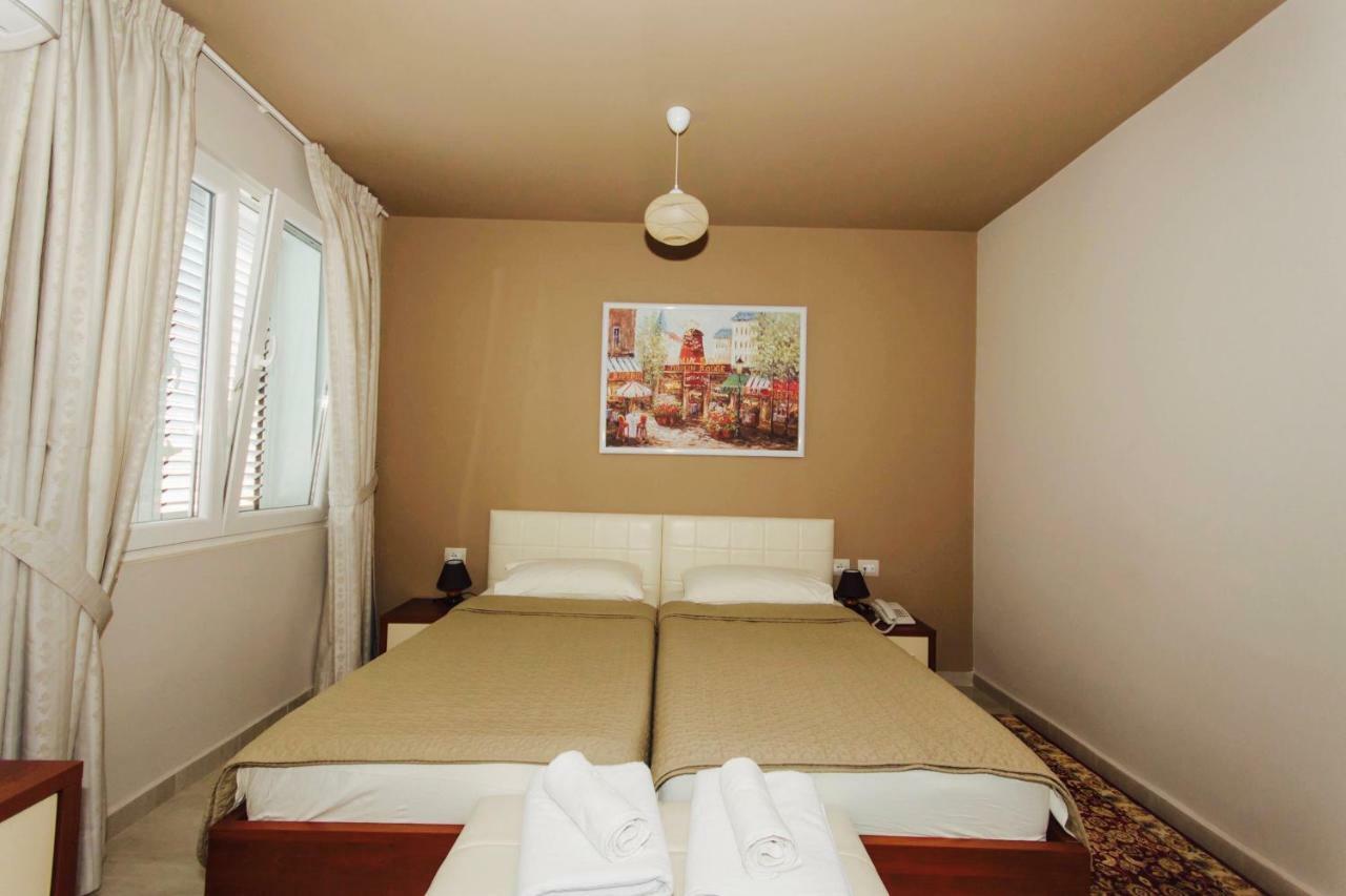 Hotel Ada